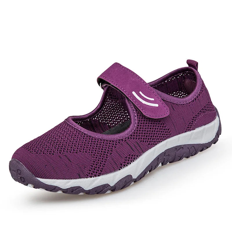 Walking Clean Sneakers