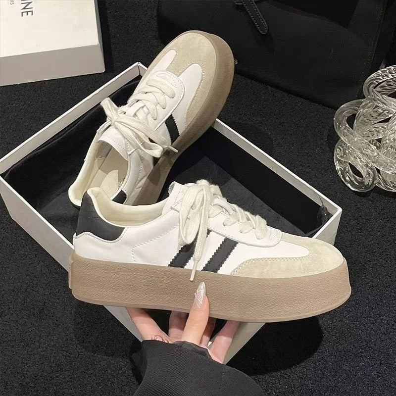 Easy Simple Sneakers