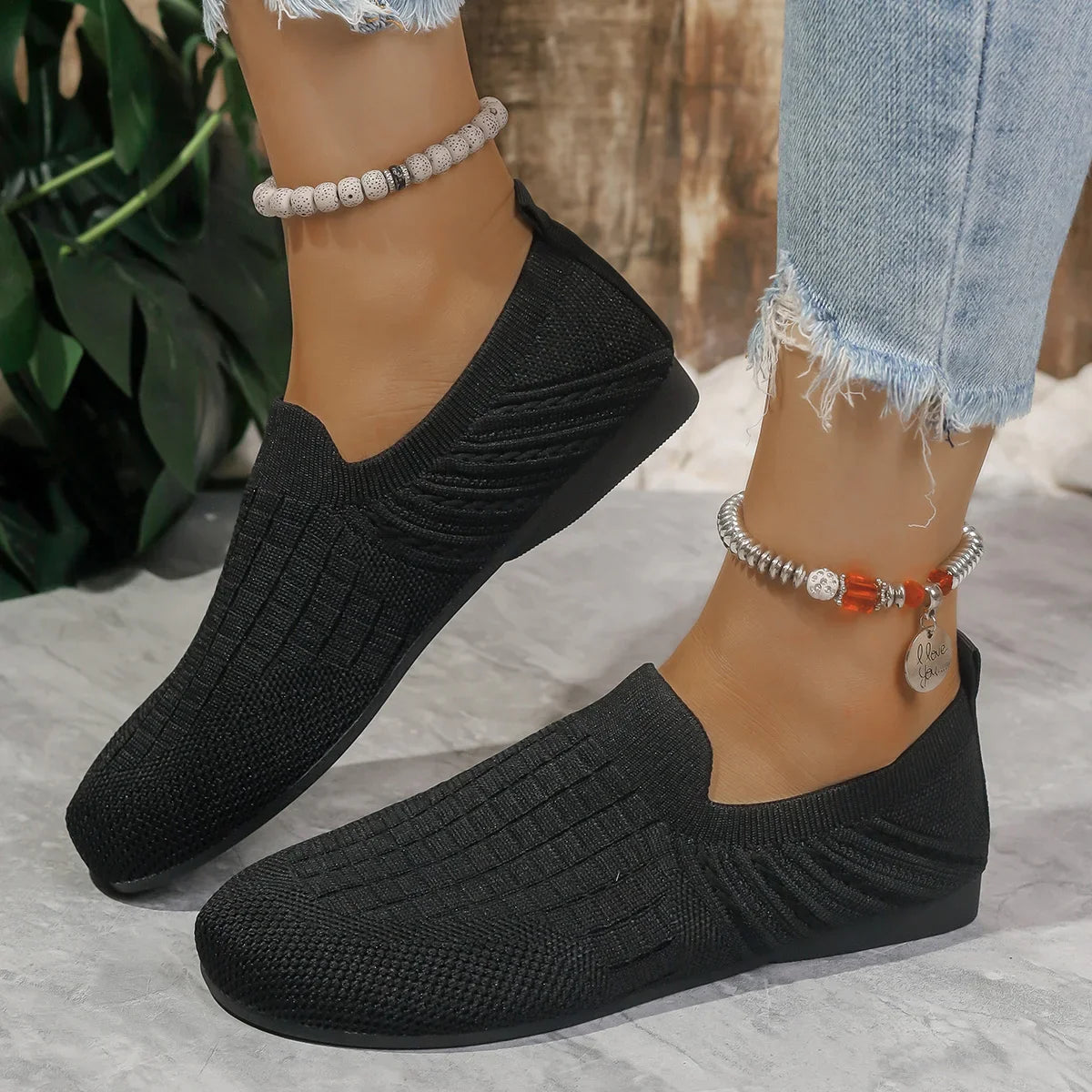 Travel Classic Sneakers