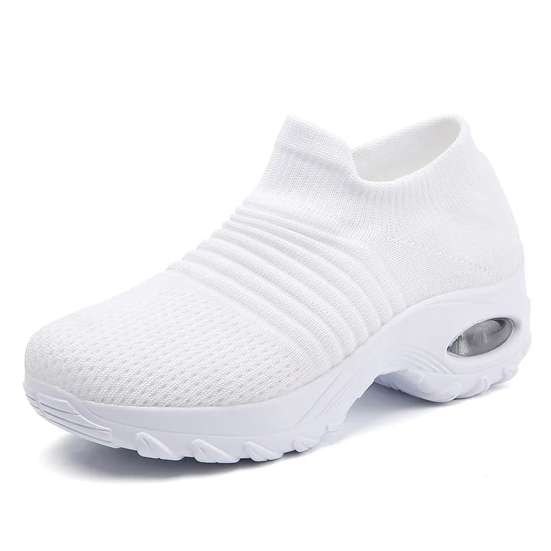 Travel Daily Sneakers