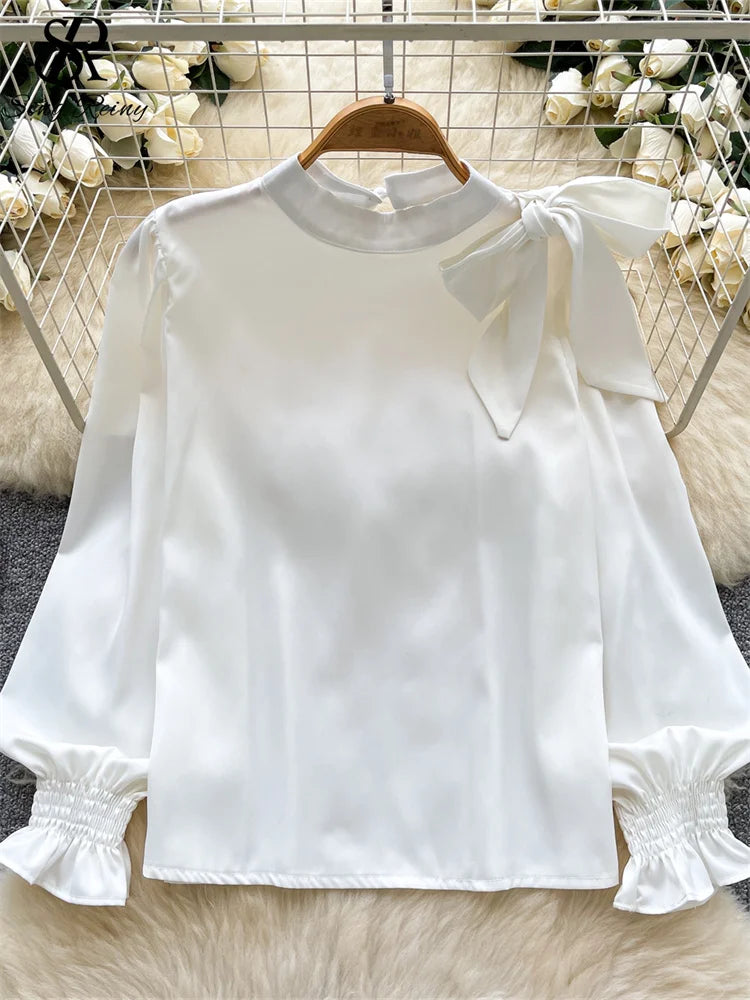 Feminine Buttoned Blouse