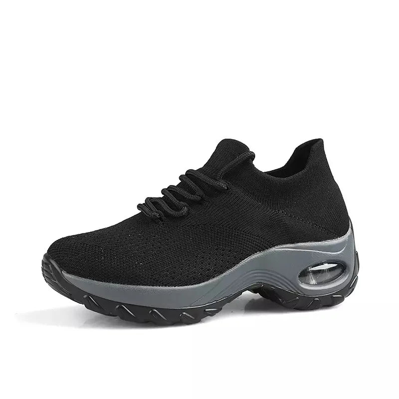 Travel Daily Sneakers