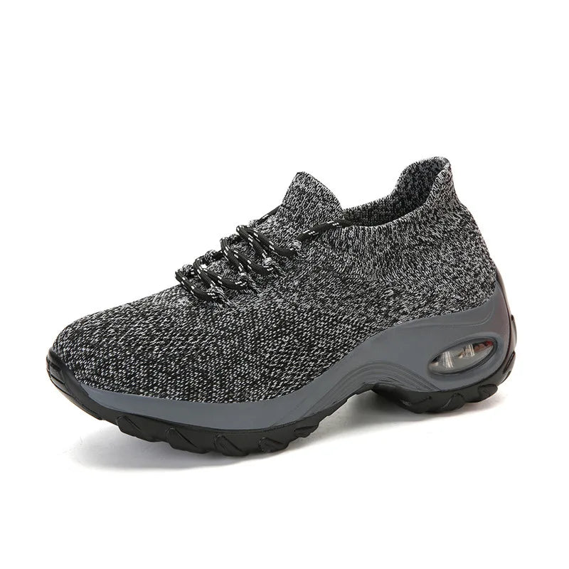 Travel Daily Sneakers