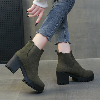 Soft Minimal Boots