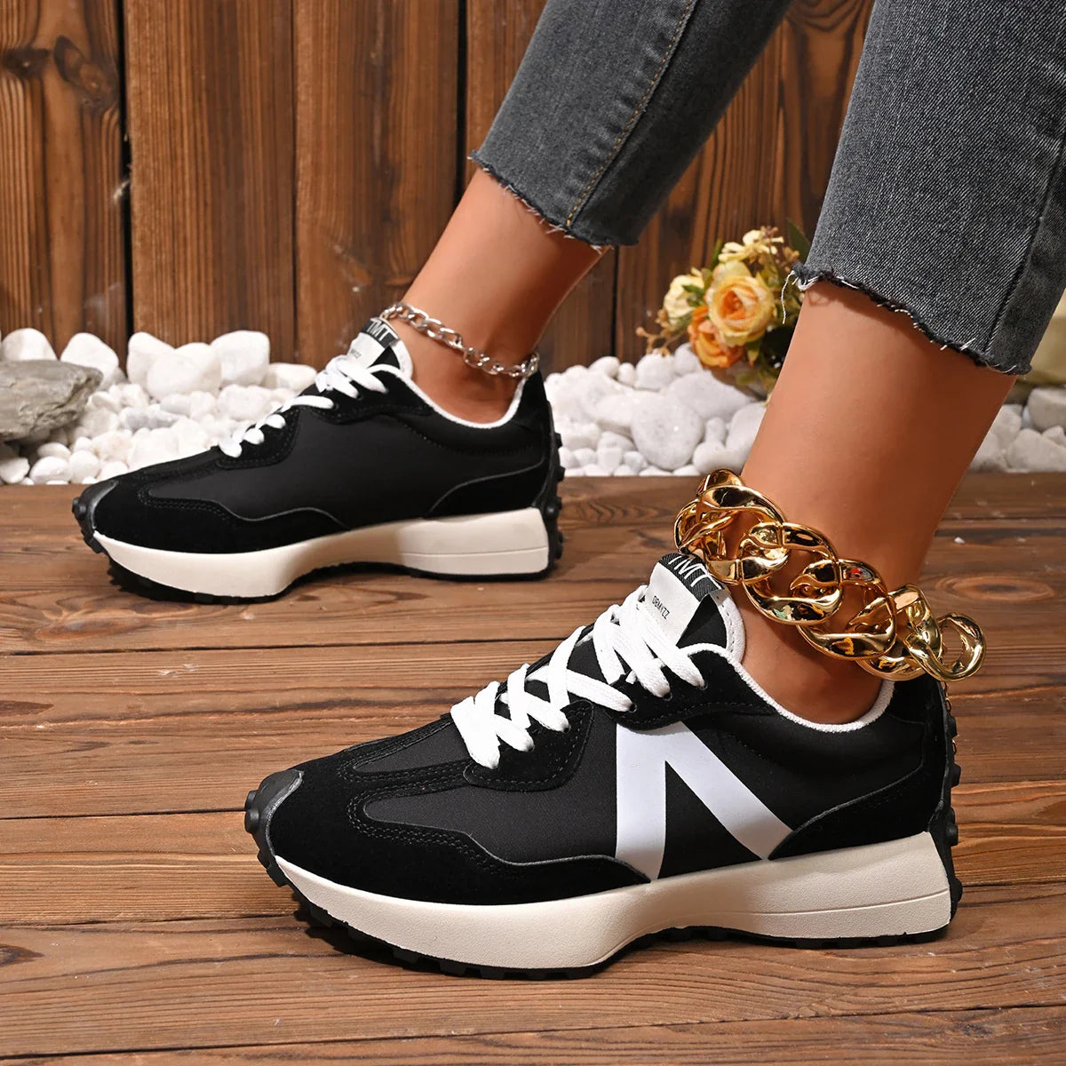 Simple Knit Sneakers