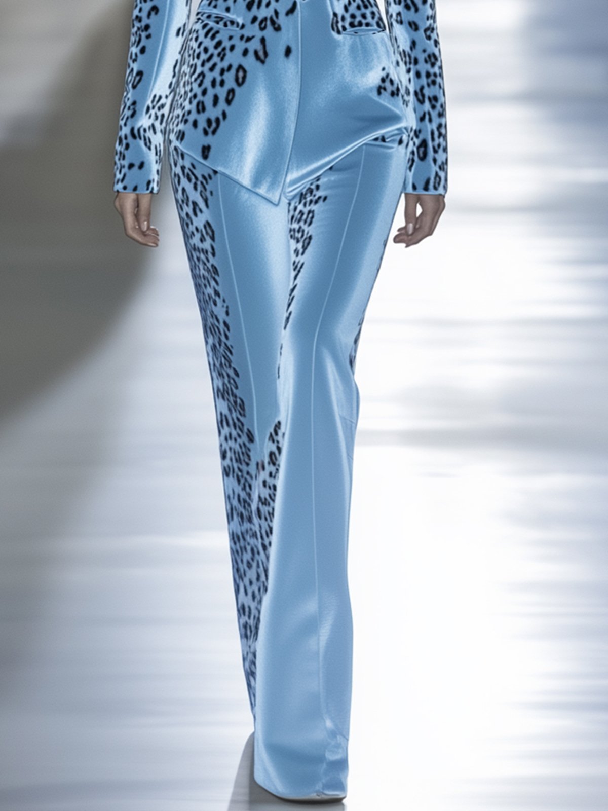 Classic Cropped Pants