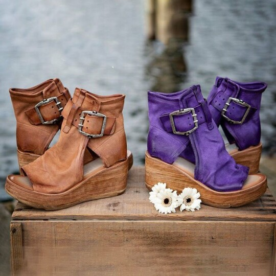 Clean Slide Sandals