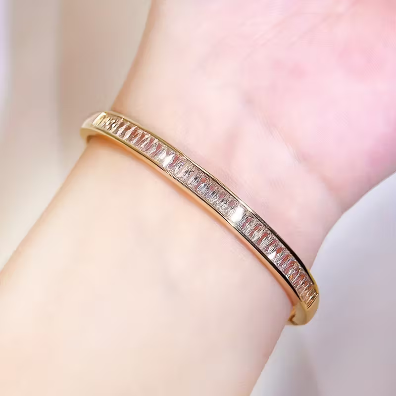 Modern Necklace Jewelry