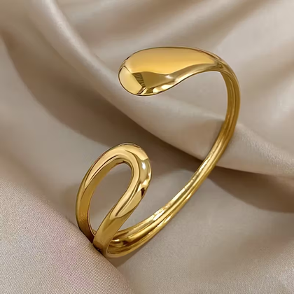 Minimalist Romantic Jewelry