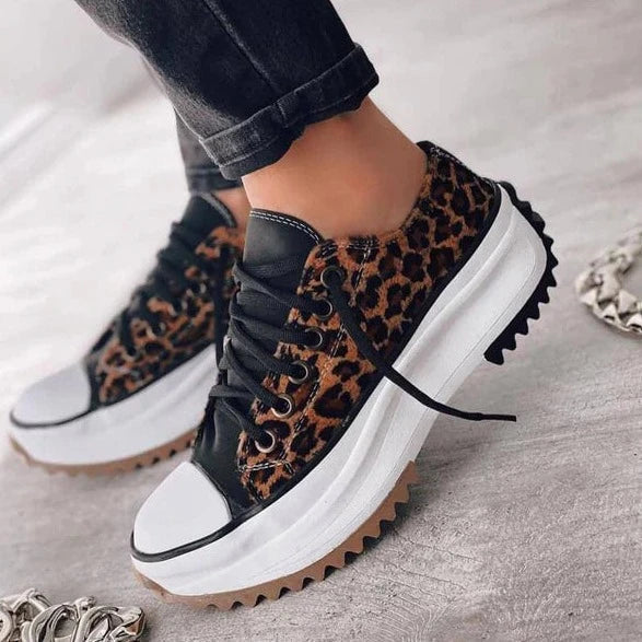 Easy Canvas Sneakers